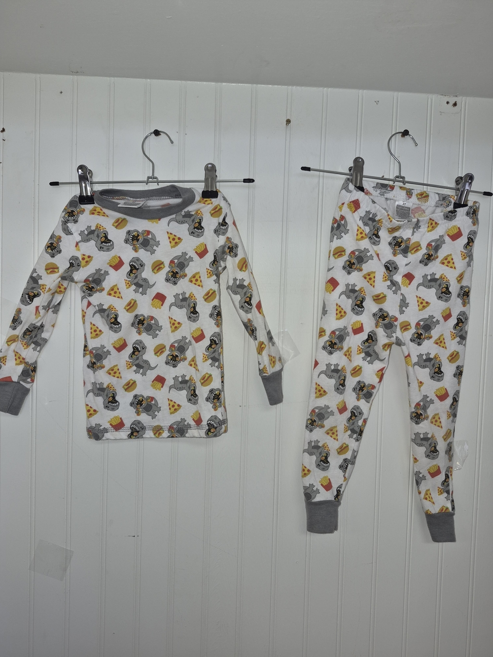 3001- Kids White and Gray Pizza & Character Pajama Set